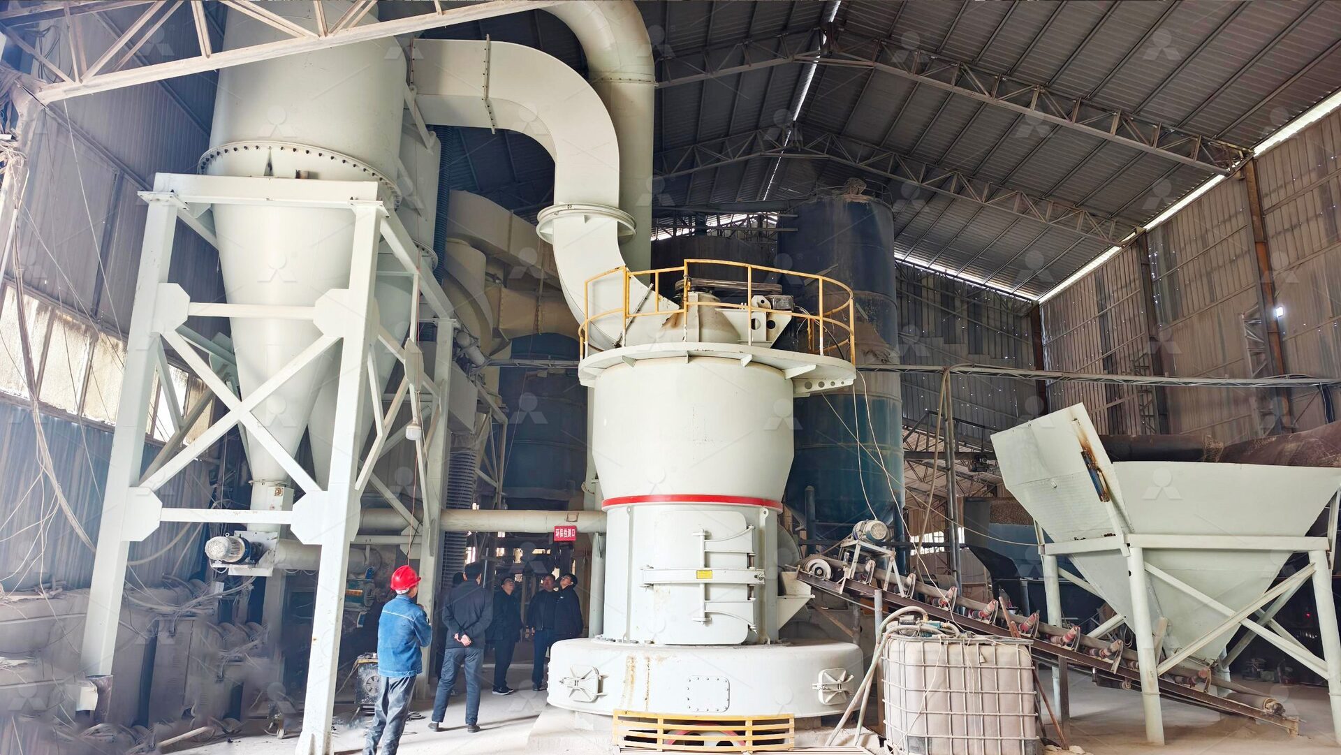 黎明重工工程师在客户现场提供技术指导与服务