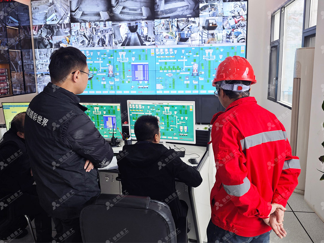 黎明重工LM37-3K立式辊磨机在攀枝花钒钛磁铁矿项目现场